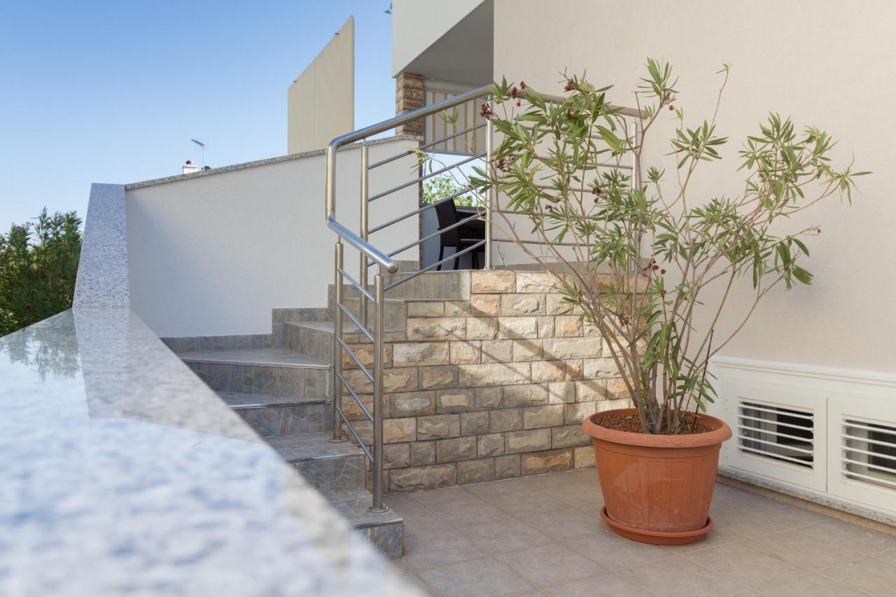 Kristi Apartment Complex Near The Sandy Beach - By Ta Leut Agency Privlaka  Buitenkant foto